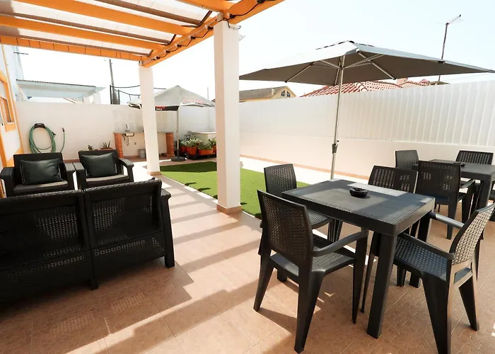 Capela's Guest house Santa Cruz (Oeste)